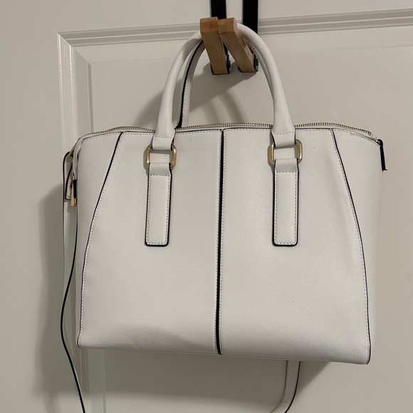 Vintage Classic Aldo white Women's Handbag with removable Crossbody strap - Picture 6 of 12